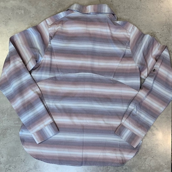 Columbia Women’s Omni-Wick Button Up Shirt with Vented Back, Size M - Picture 2 of 9